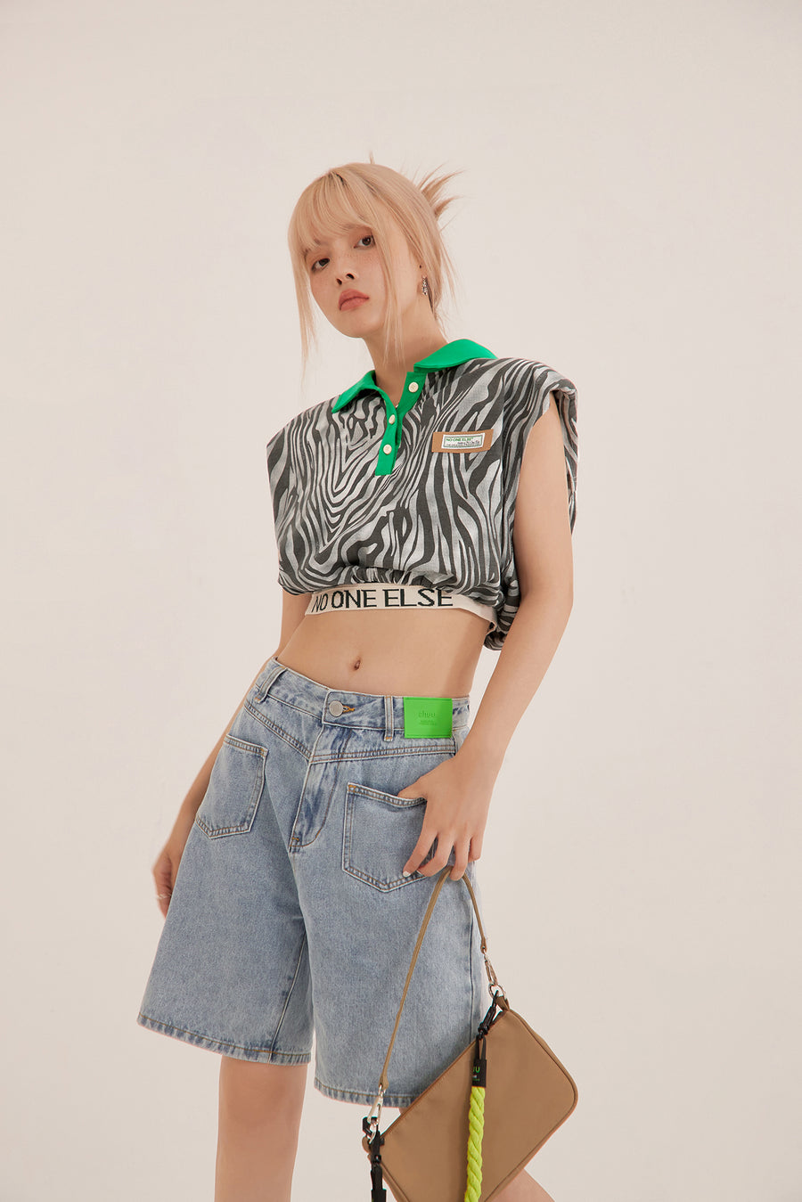 CHUU Zebra Loosefit Crop Sleeveless Top