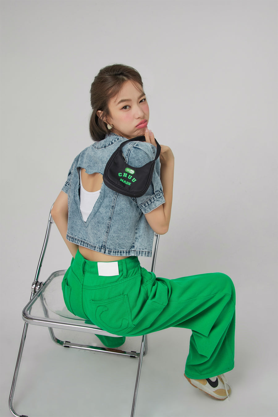 CHUU Back Heart Cutout Denim Jacket