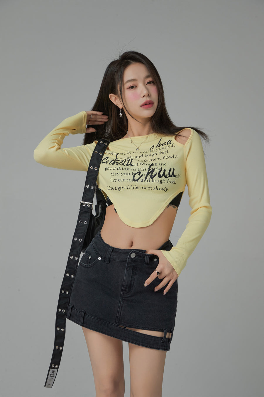 CHUU Shoulder Cut Outs Cropped T-Shirt