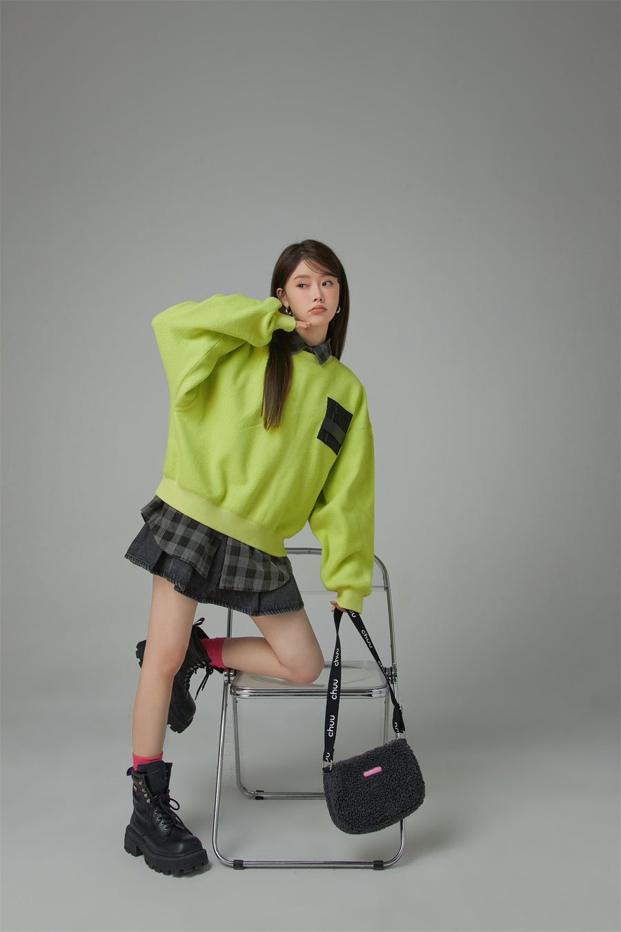 CHUU Pocket Full Of Sunshine Fleece Sweatshirt