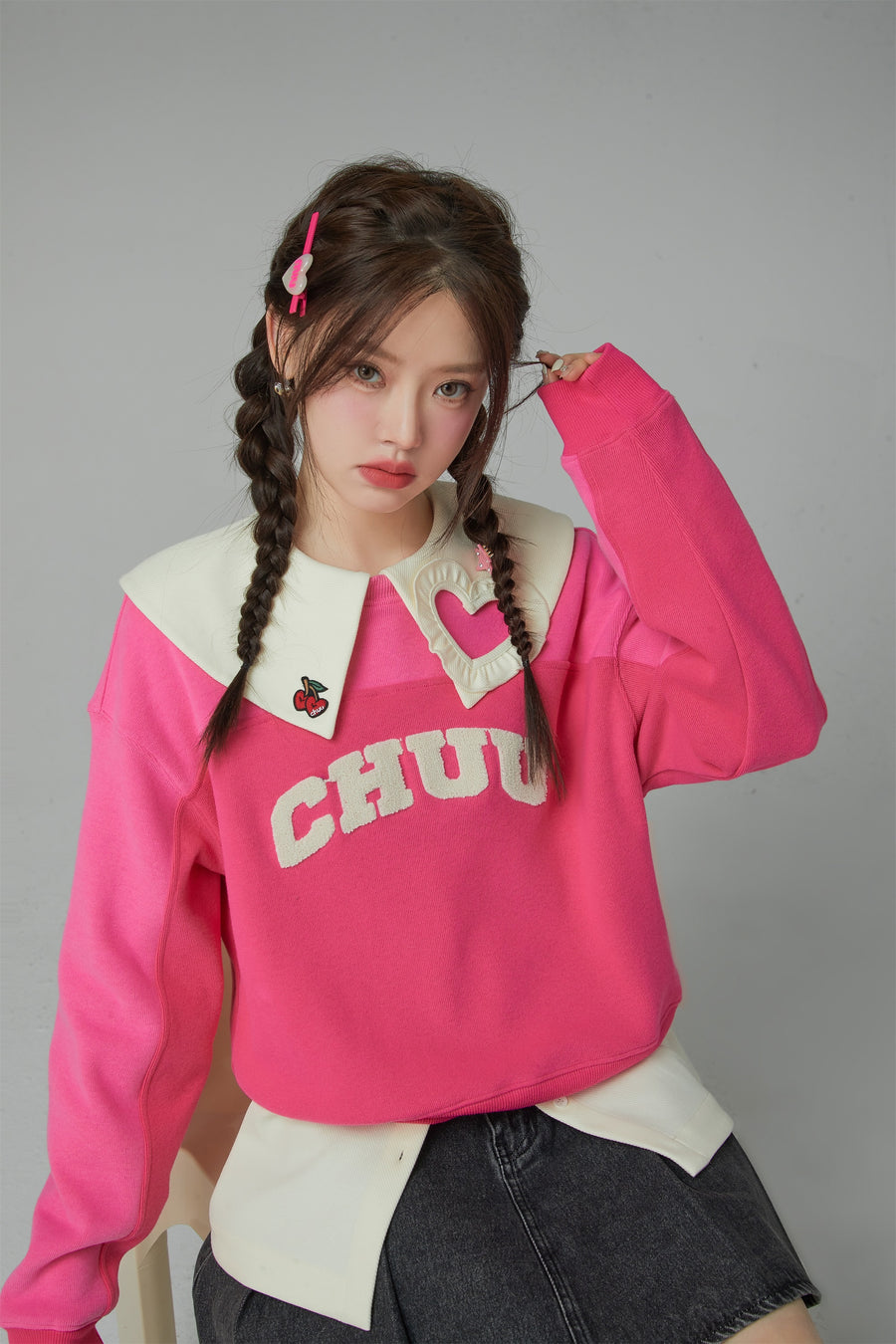 CHUU The Apple Of My Eye Loose-Fit Sweatshirt