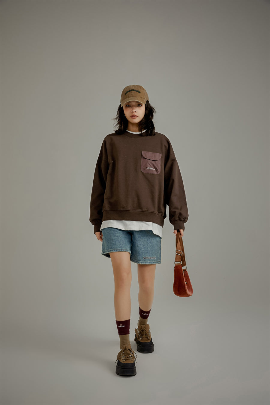 CHUU Pocket Loose Fit Sweatshirt