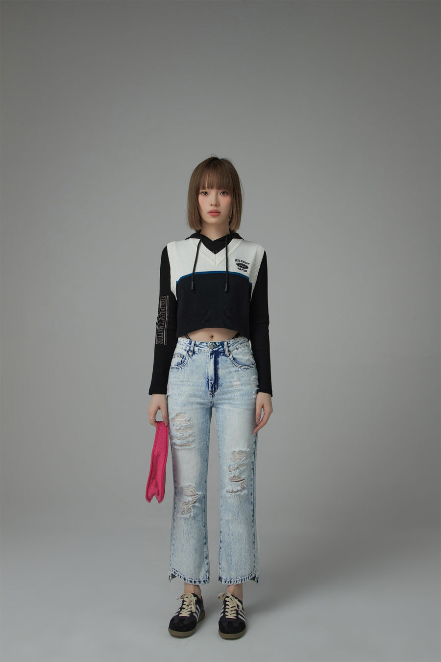 CHUU Unbalanced Hem Distressed Denim Jeans