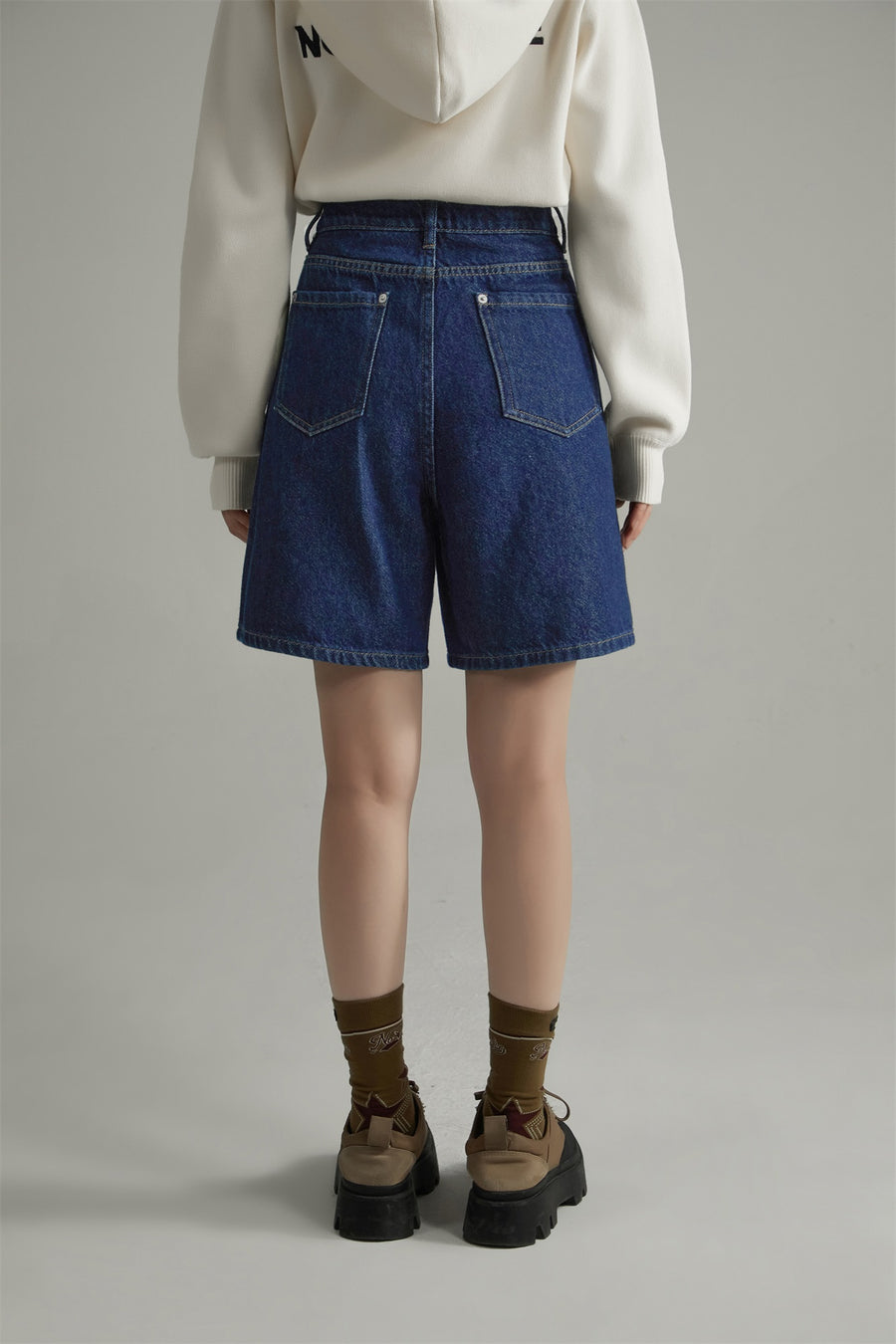 CHUU Wide Denim Shorts