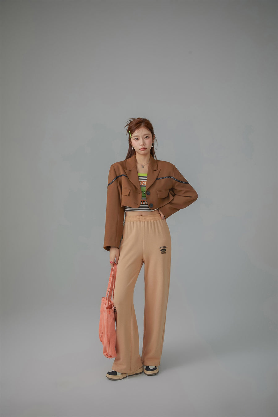 CHUU Two-Button Cropped Jacket