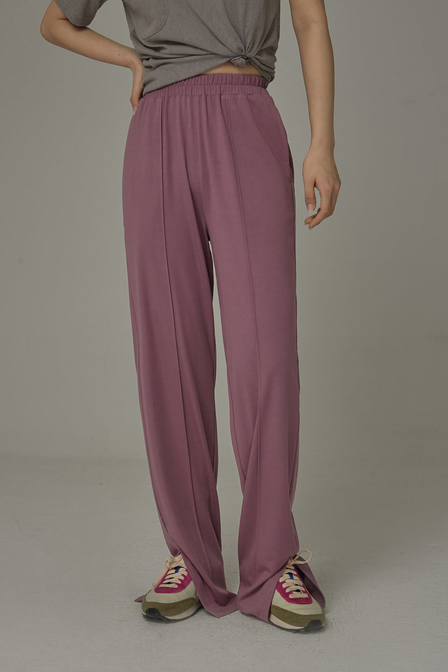 CHUU Flowy Fabric Summer Jogger Pants