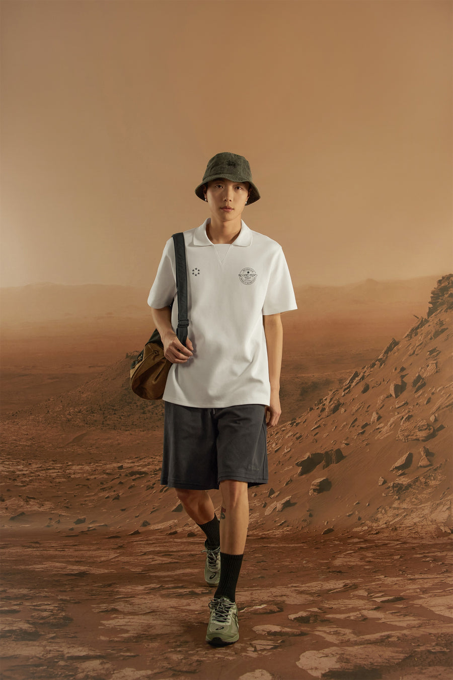 CHUU Star Circle Boxy Polo T-Shirt