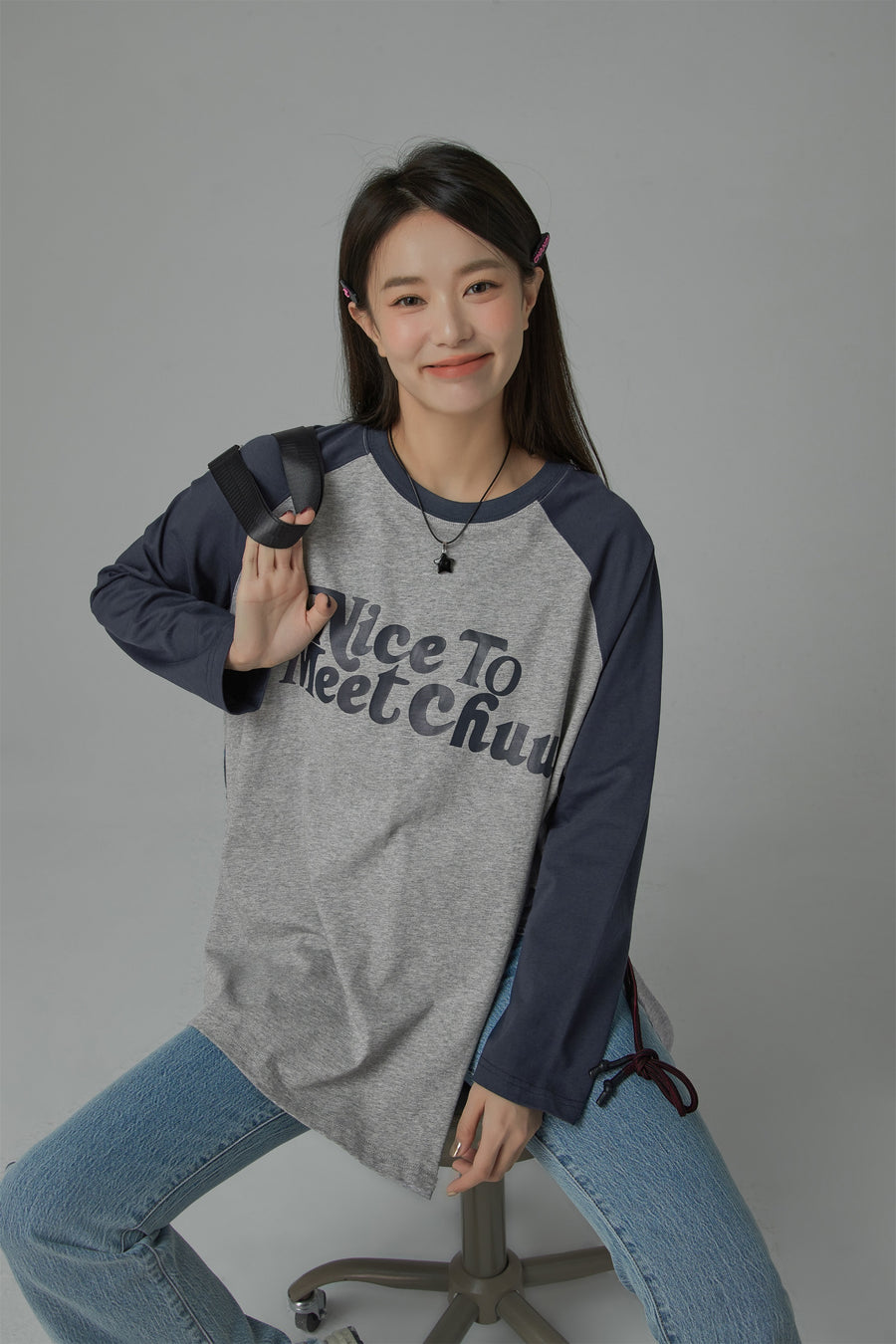 CHUU Nice To Meet Chuu Contrast Raglan T-Shirt