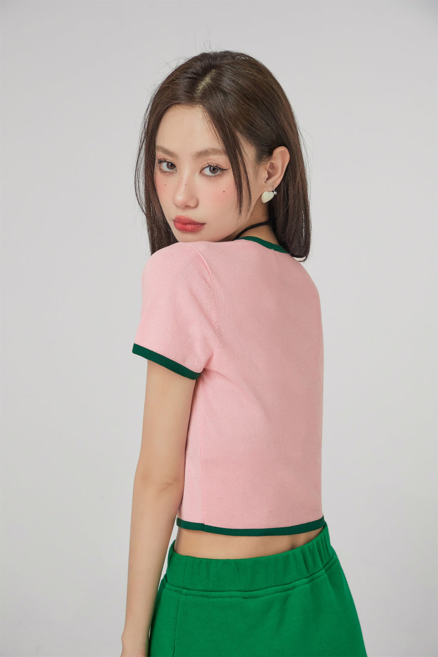 CHUU Color Block Short-Sleeved Crop Top