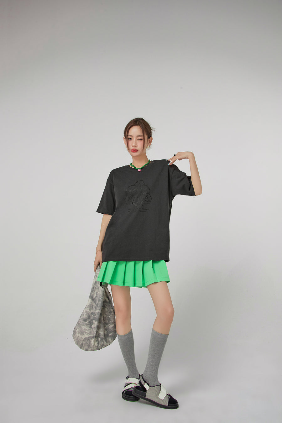 CHUU Love Earth Print Loosefit T-Shirt