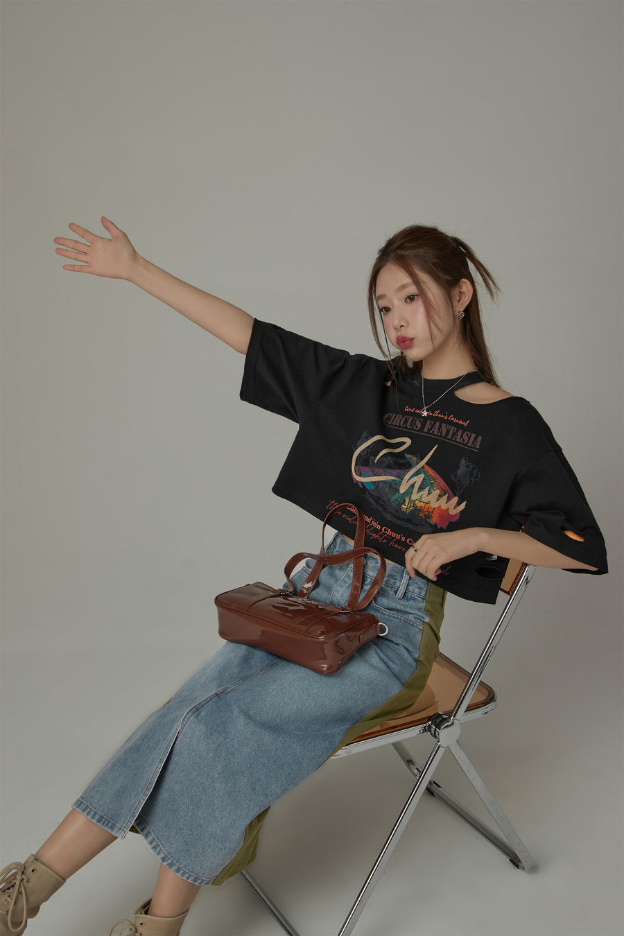 CHUU Chuu Carnival Slit Cropped T-Shirt