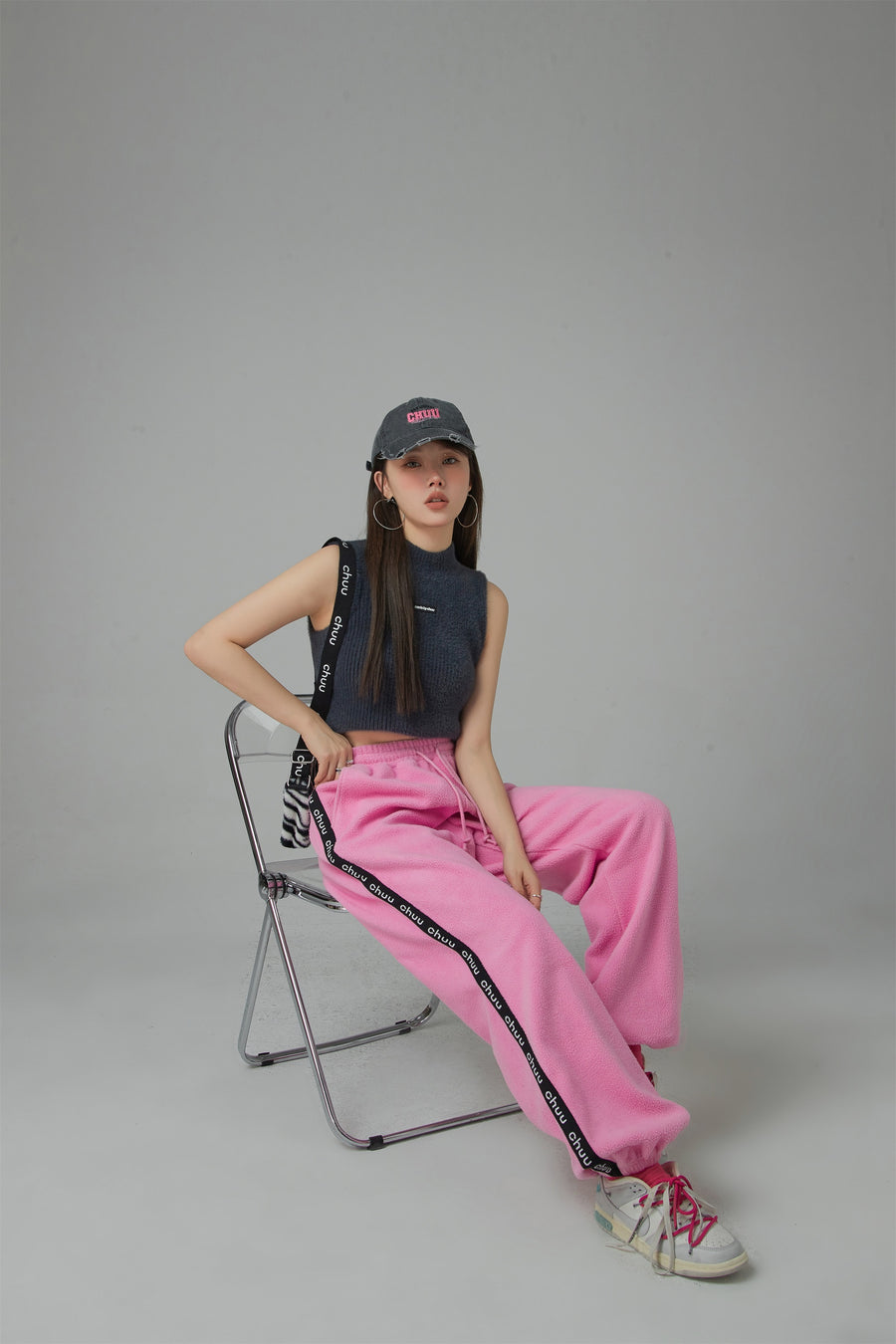 CHUU Your Energy Shifted Fleece Jogger Pants