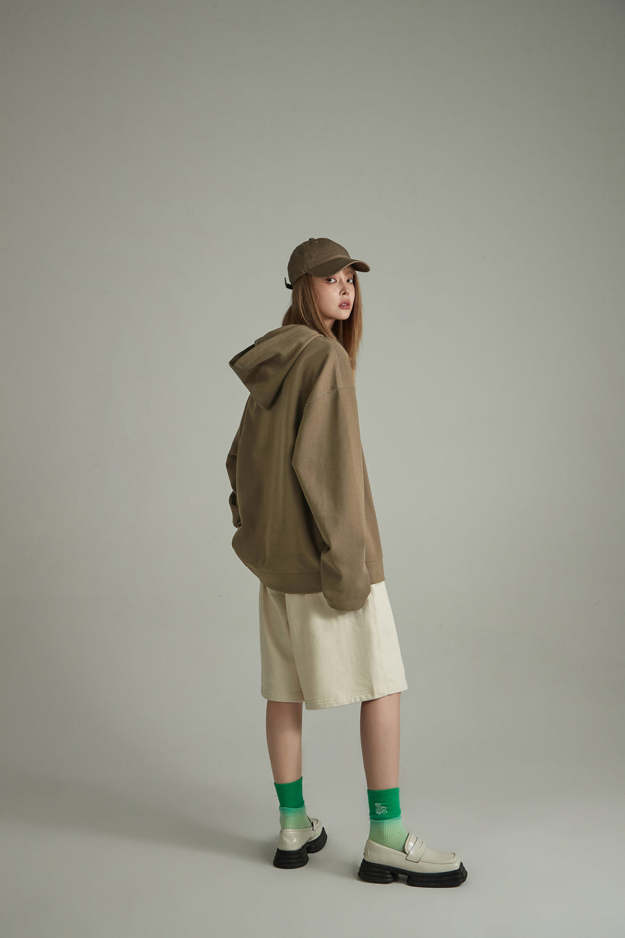 CHUU Neutral Long Sleeve Loose Fit Hoodie