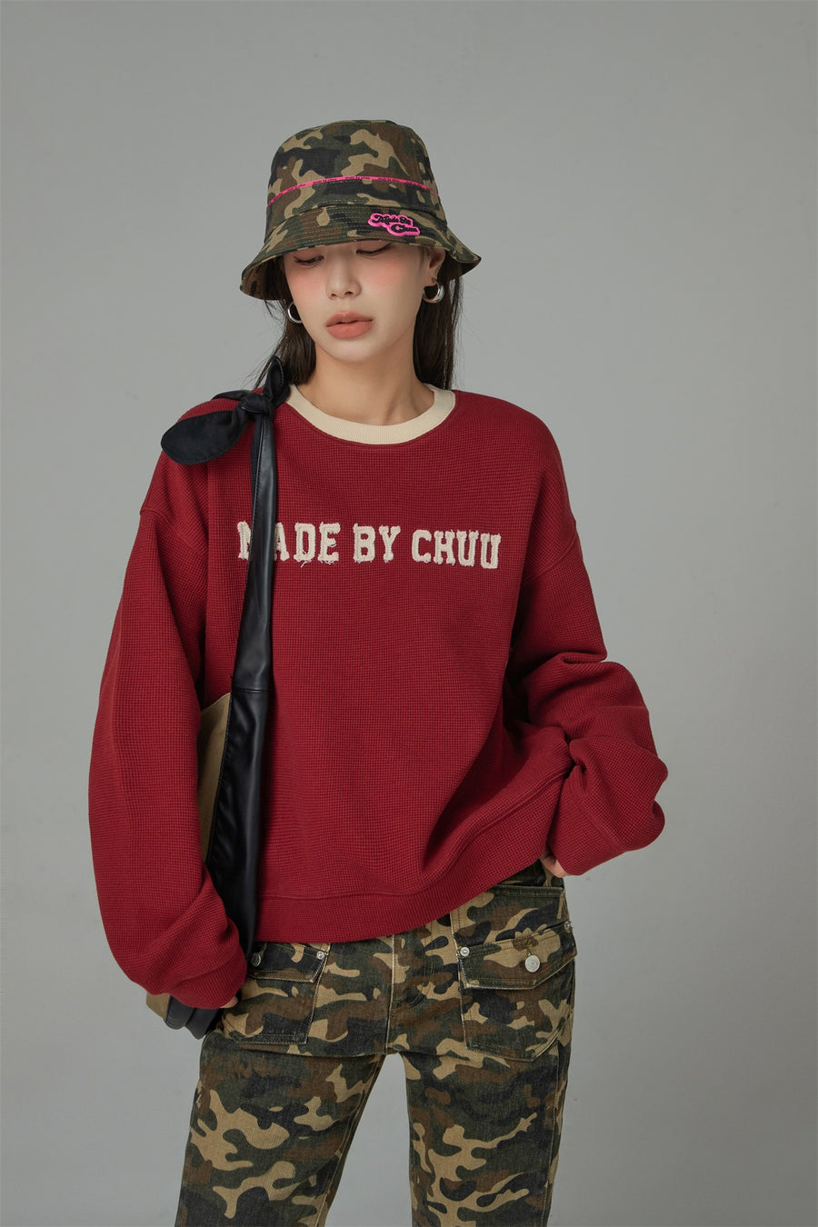 CHUU My Vibe Is Right Hot Girl Camouflage Bucket Hat