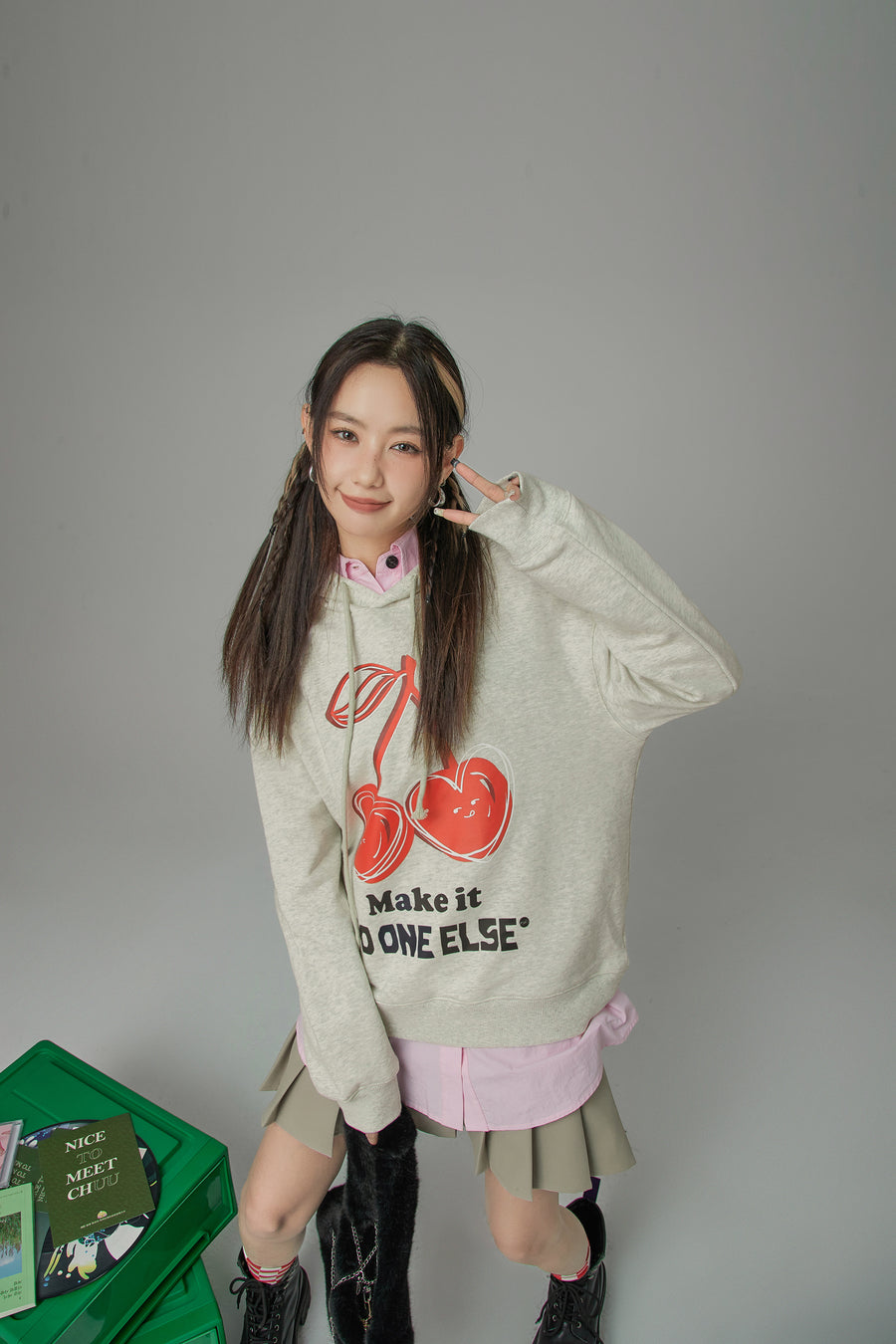 CHUU Spring Cherries Printed Hoodie