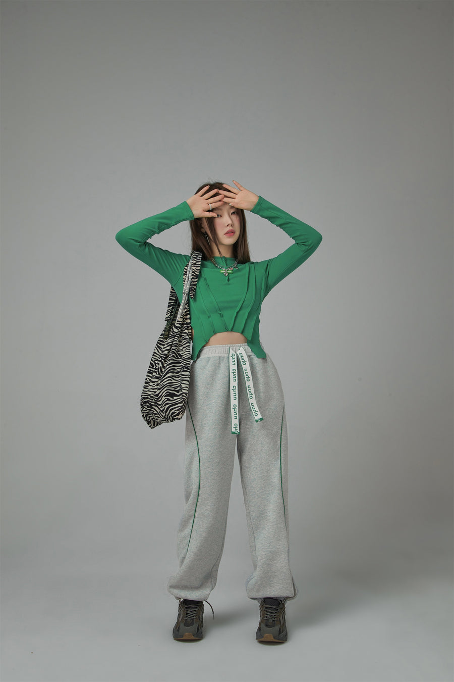 CHUU Chasing Love High-Waisted Jogger Pants