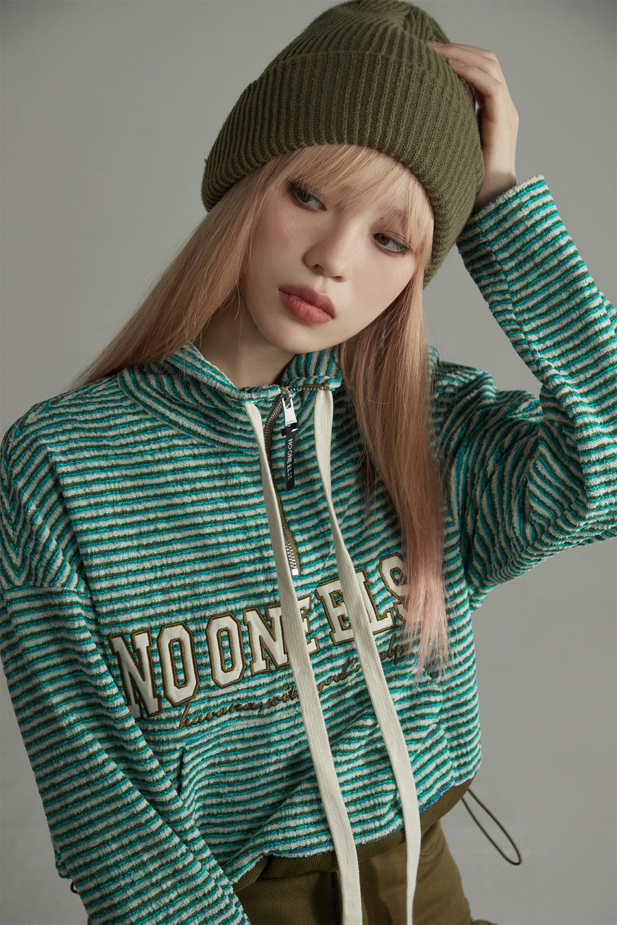 CHUU Half Zip-Up Stripe T-Shirt