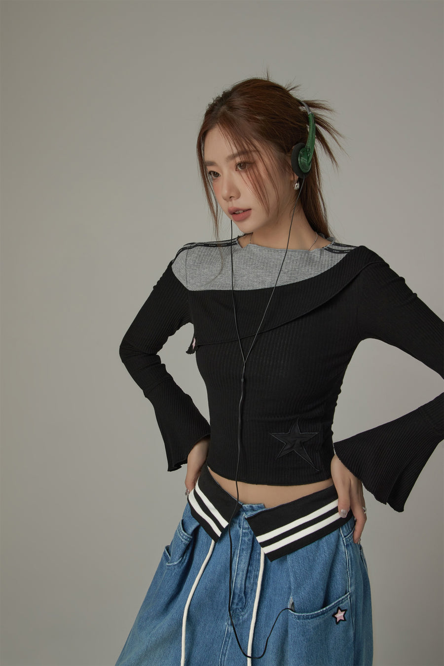 CHUU Contrast Ribbed Cropped T-Shirt