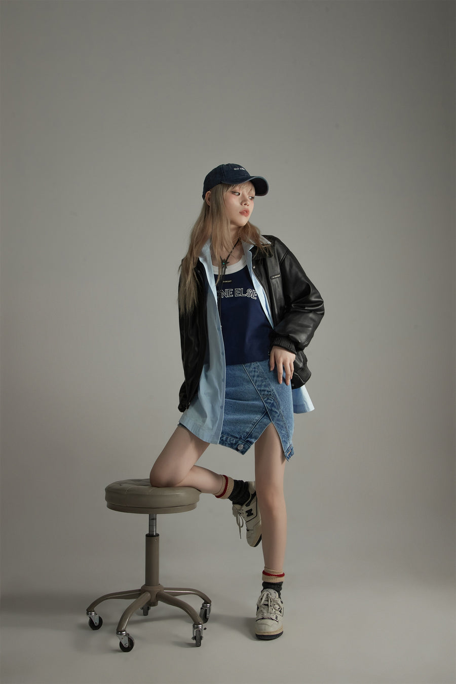 CHUU Unbalanced A-Line Denim Skirt