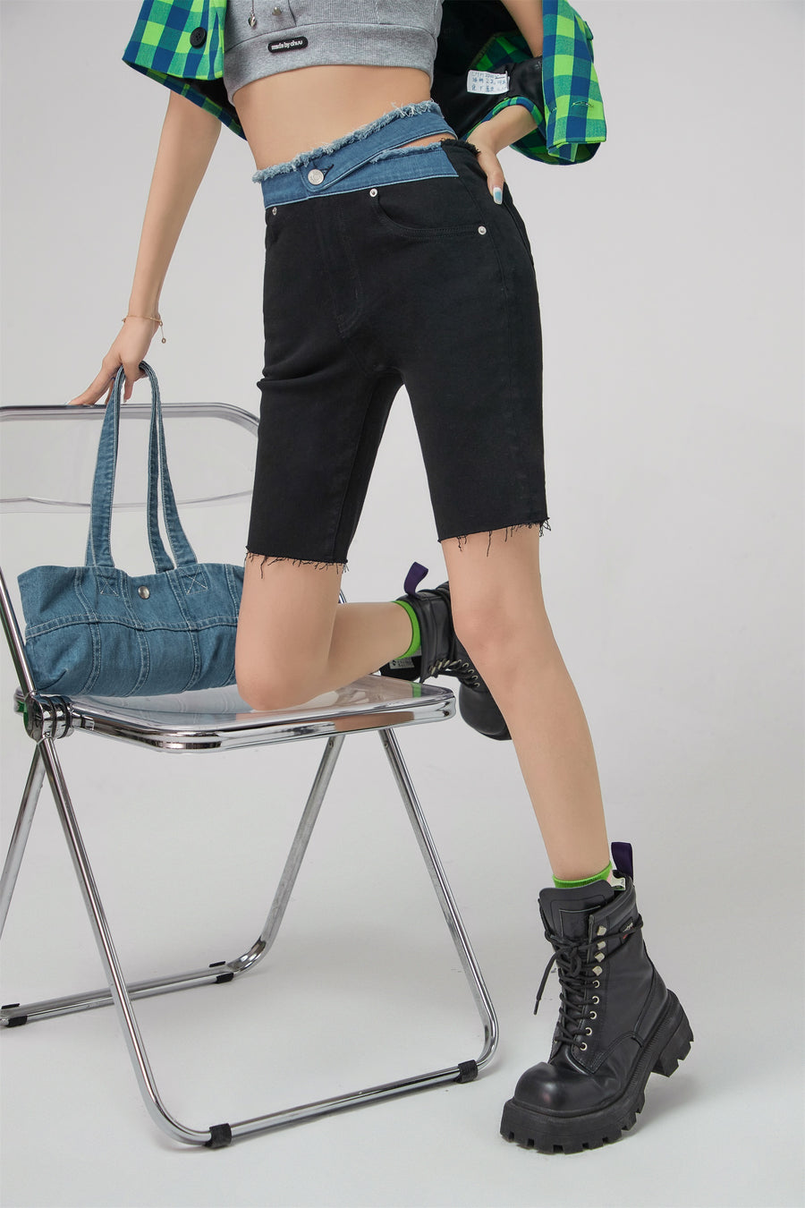 CHUU Raw Hem Biker Denim Shorts