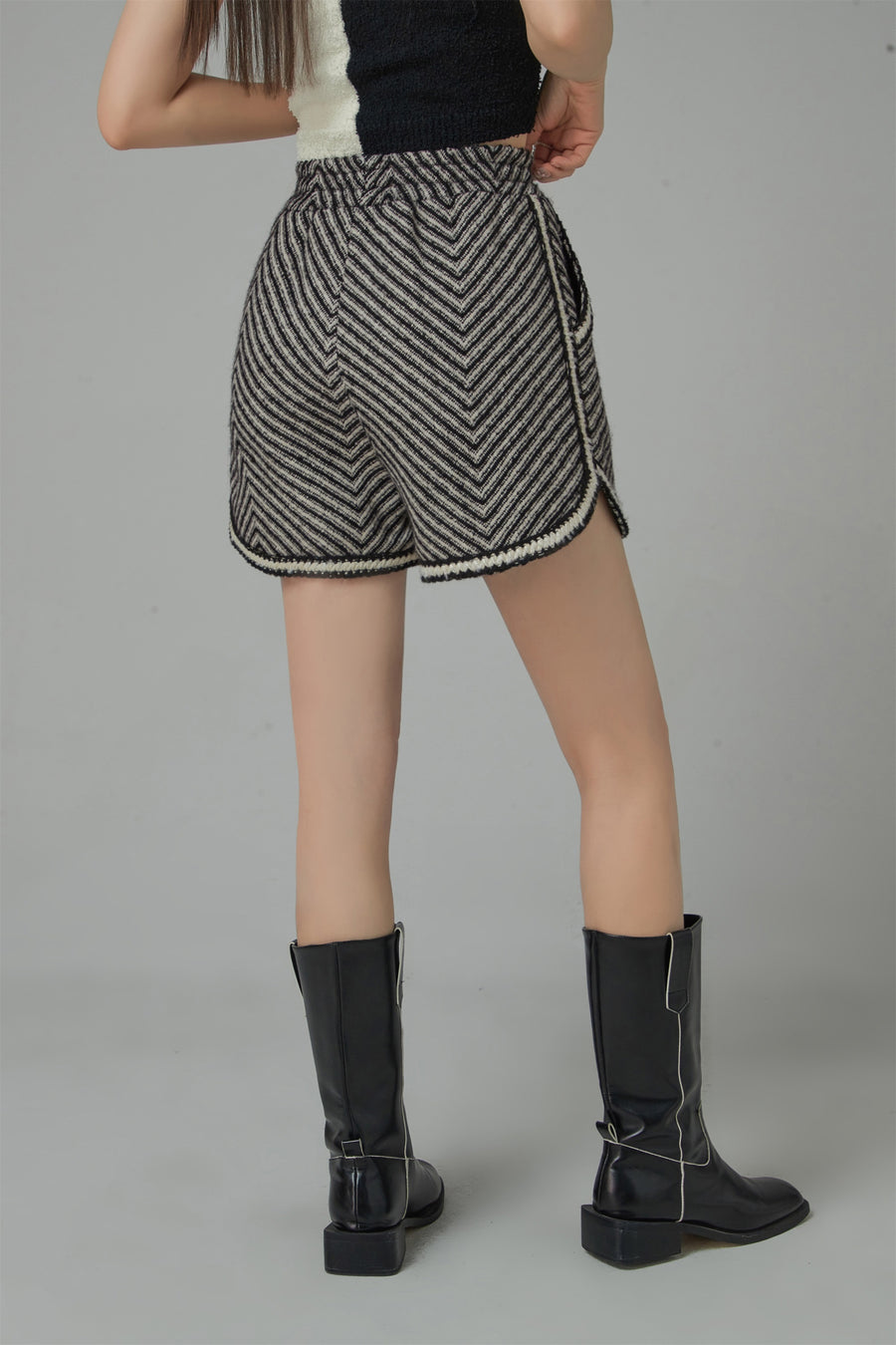 CHUU Stand Up String Striped Shorts