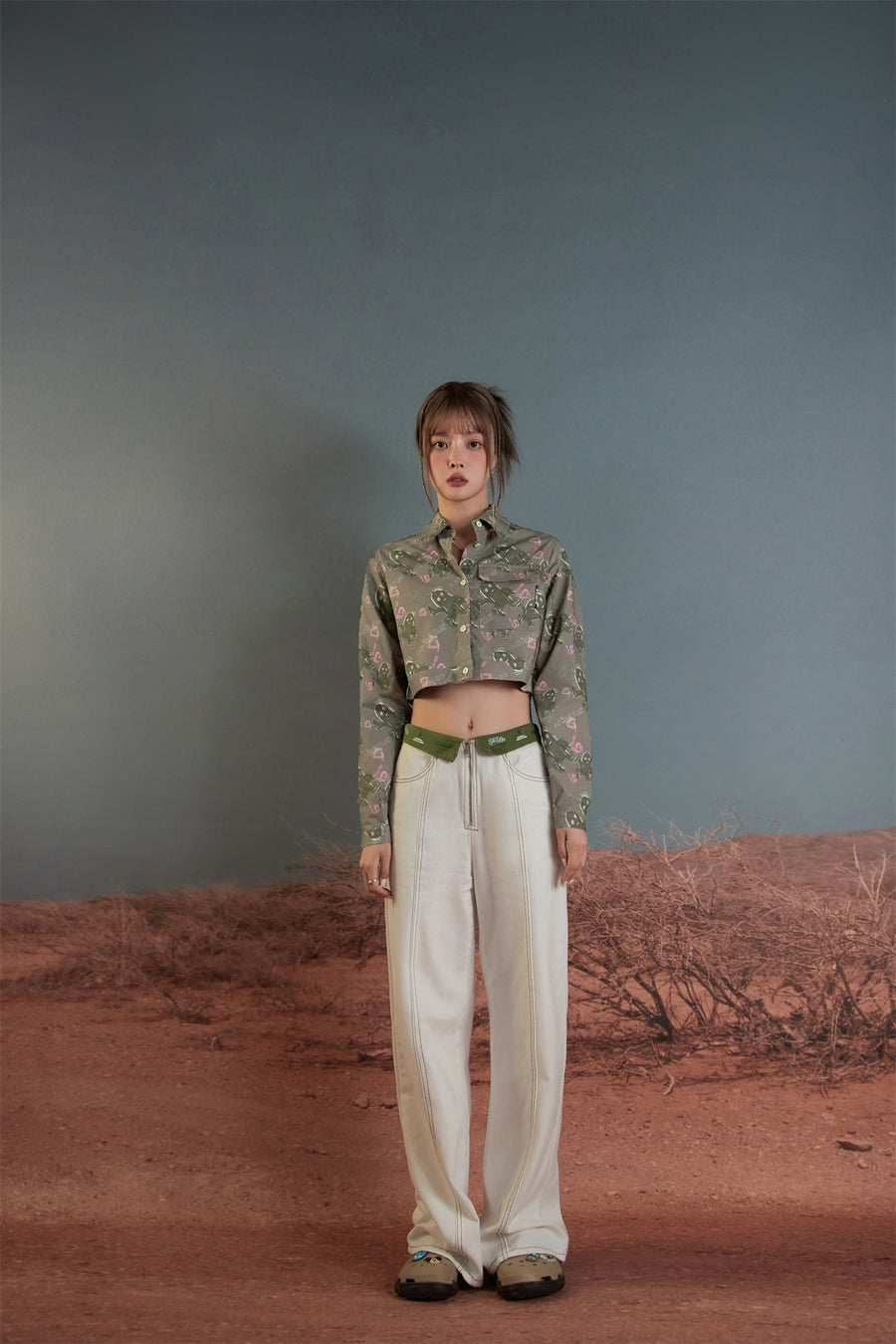 CHUU Running Cactus Vintage Crop Shirt