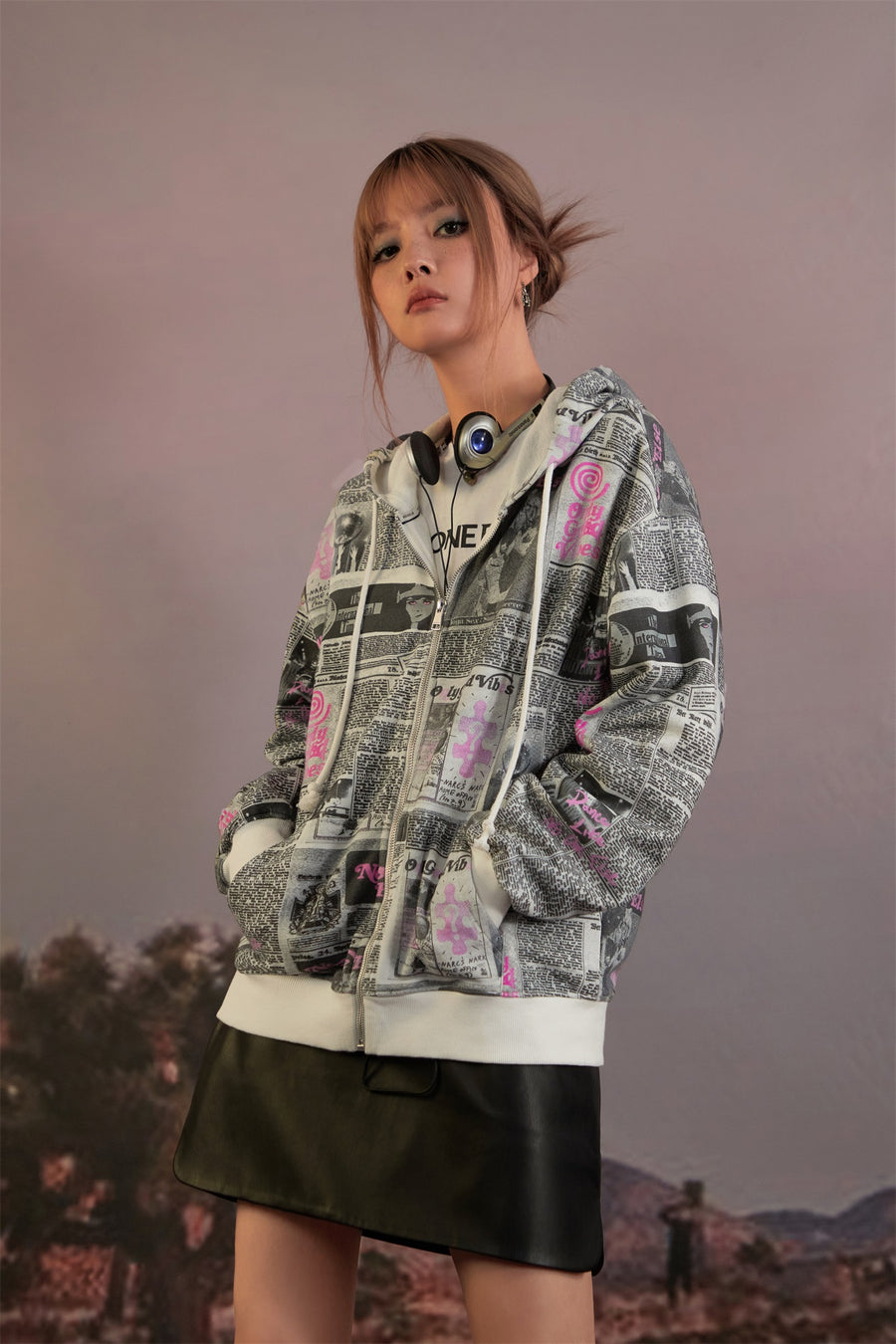 CHUU Vintage Newspaper Hoodie