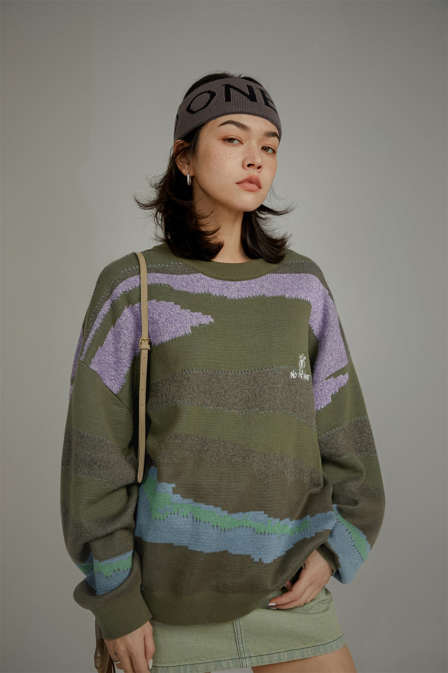 CHUU Khaki Zebra Knit Sweater