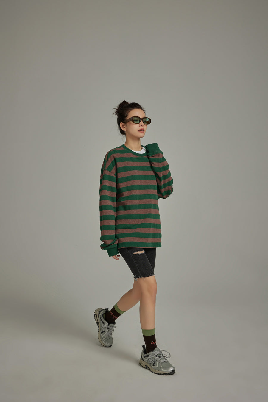 CHUU Stripe Color Sweatshirt