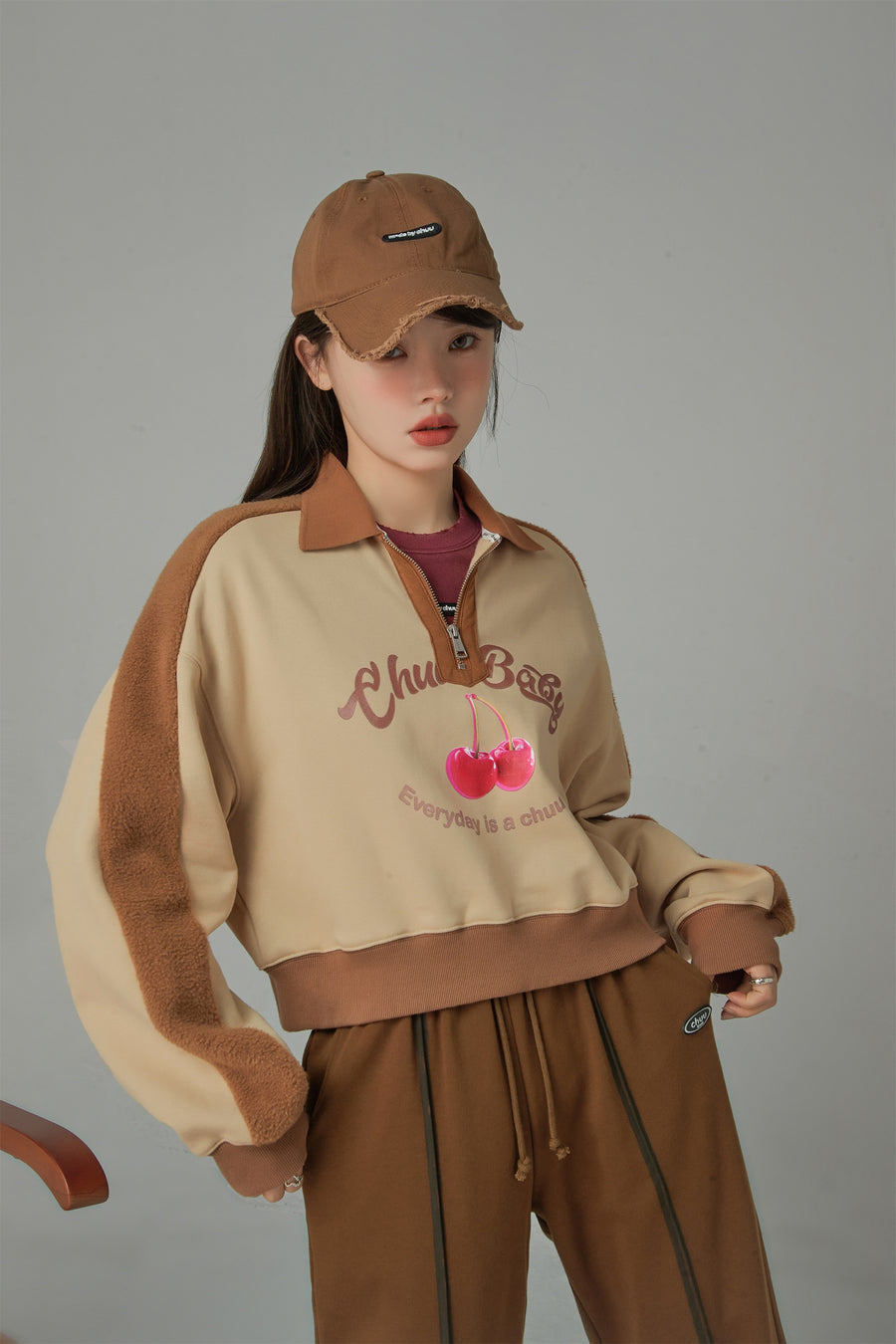 CHUU Your Favorite Girl Cherry Fleece Loose Sweatshirt