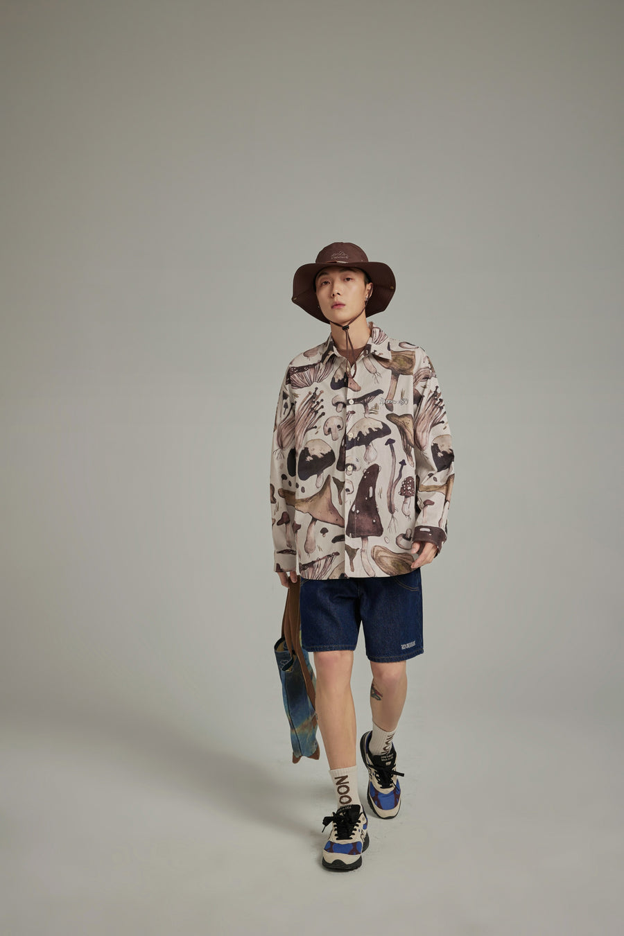 CHUU Mushroom Club Loose Fit Shirt