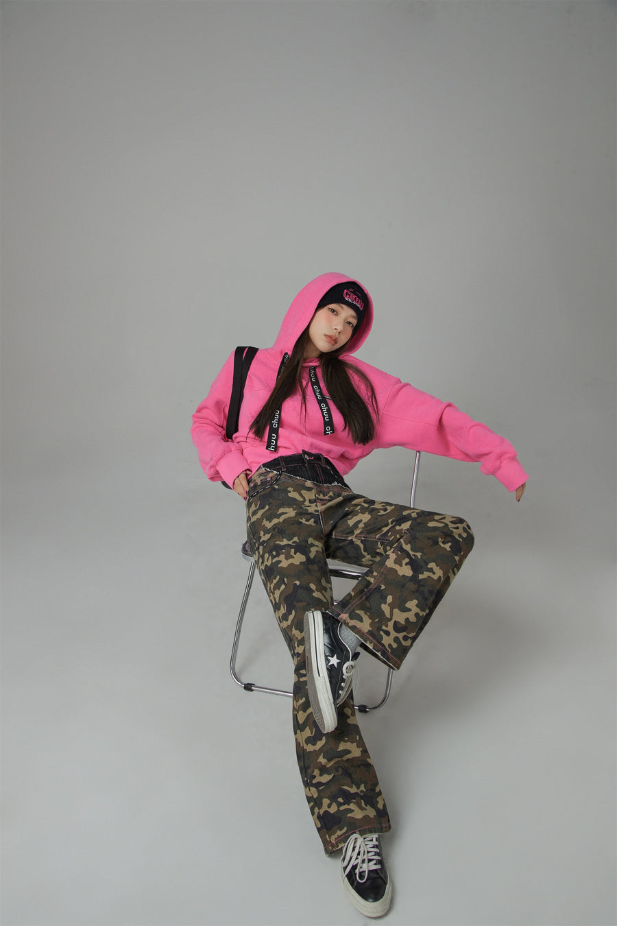 CHUU Stitched Camouflage Straight Denim Pants