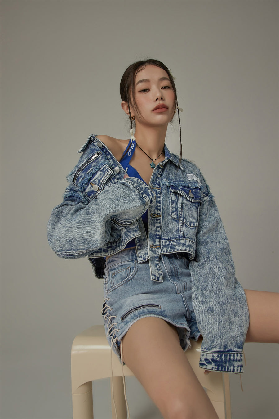 CHUU Fringe Trim Denim Cropped Jacket