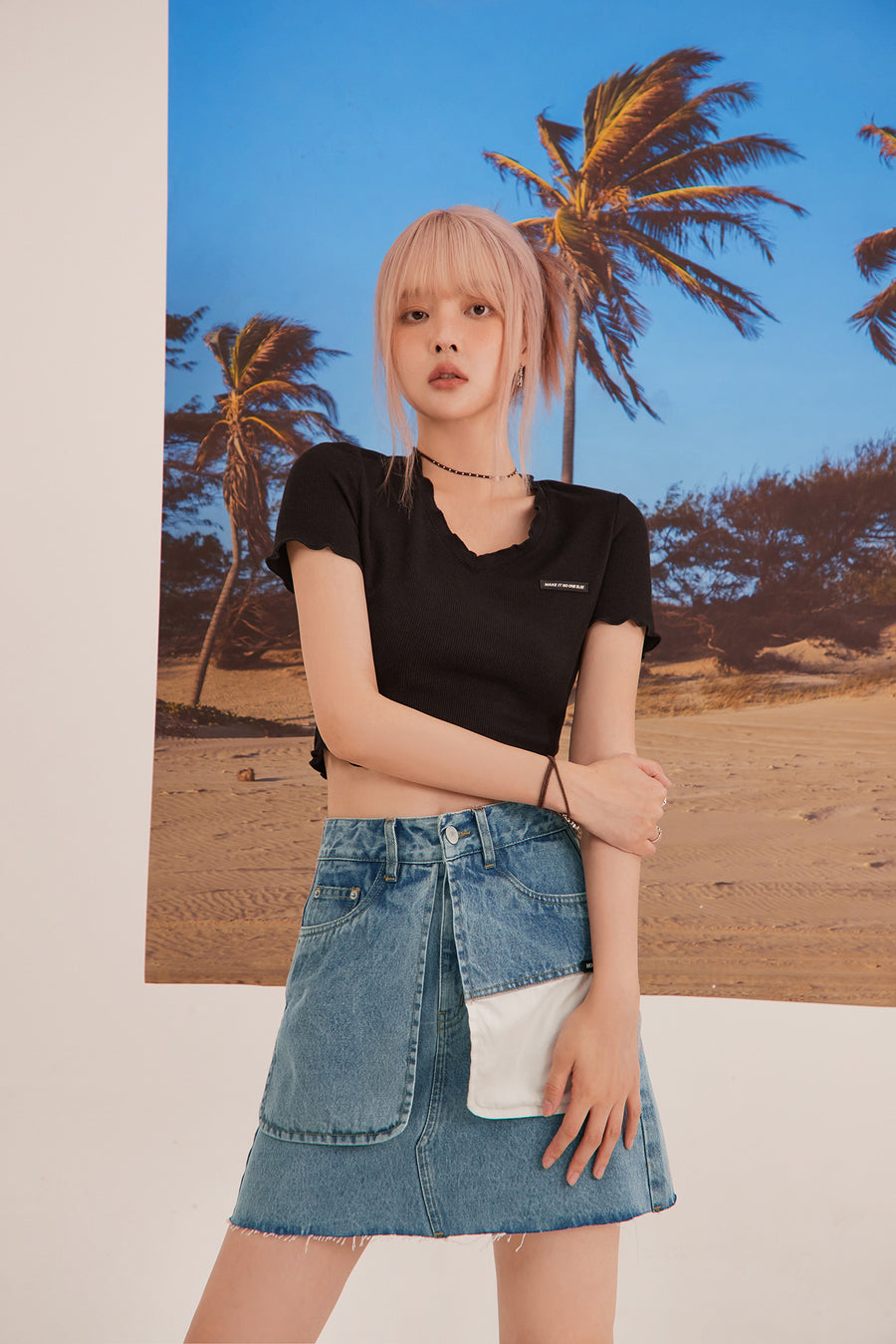 CHUU Frill Hem V-Neck Crop T-Shirt