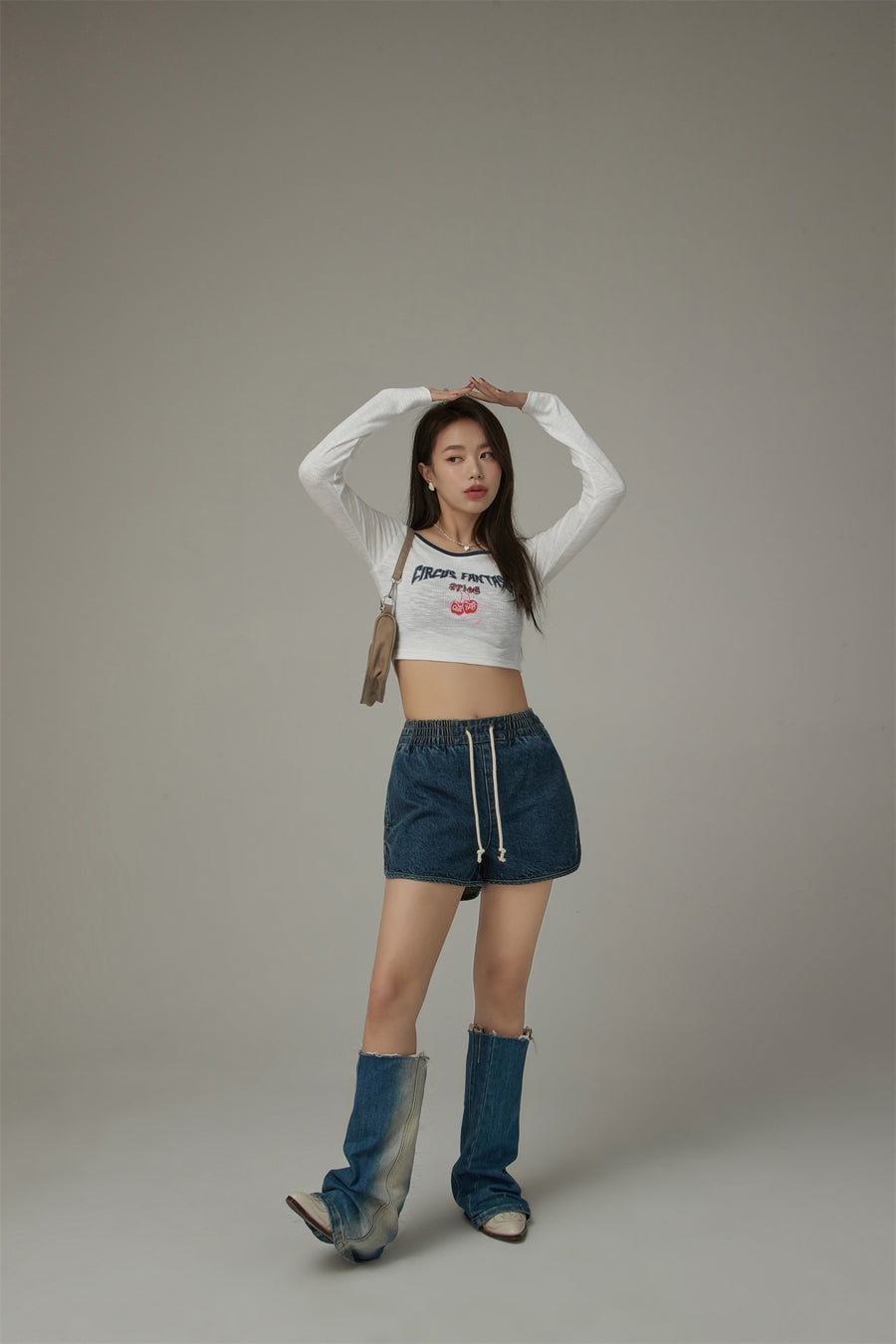 CHUU String Denim Shorts