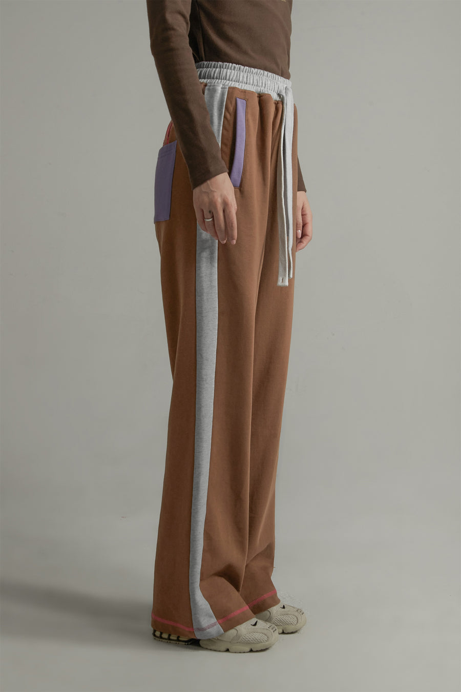 CHUU Color Matching Loose Fit Pants