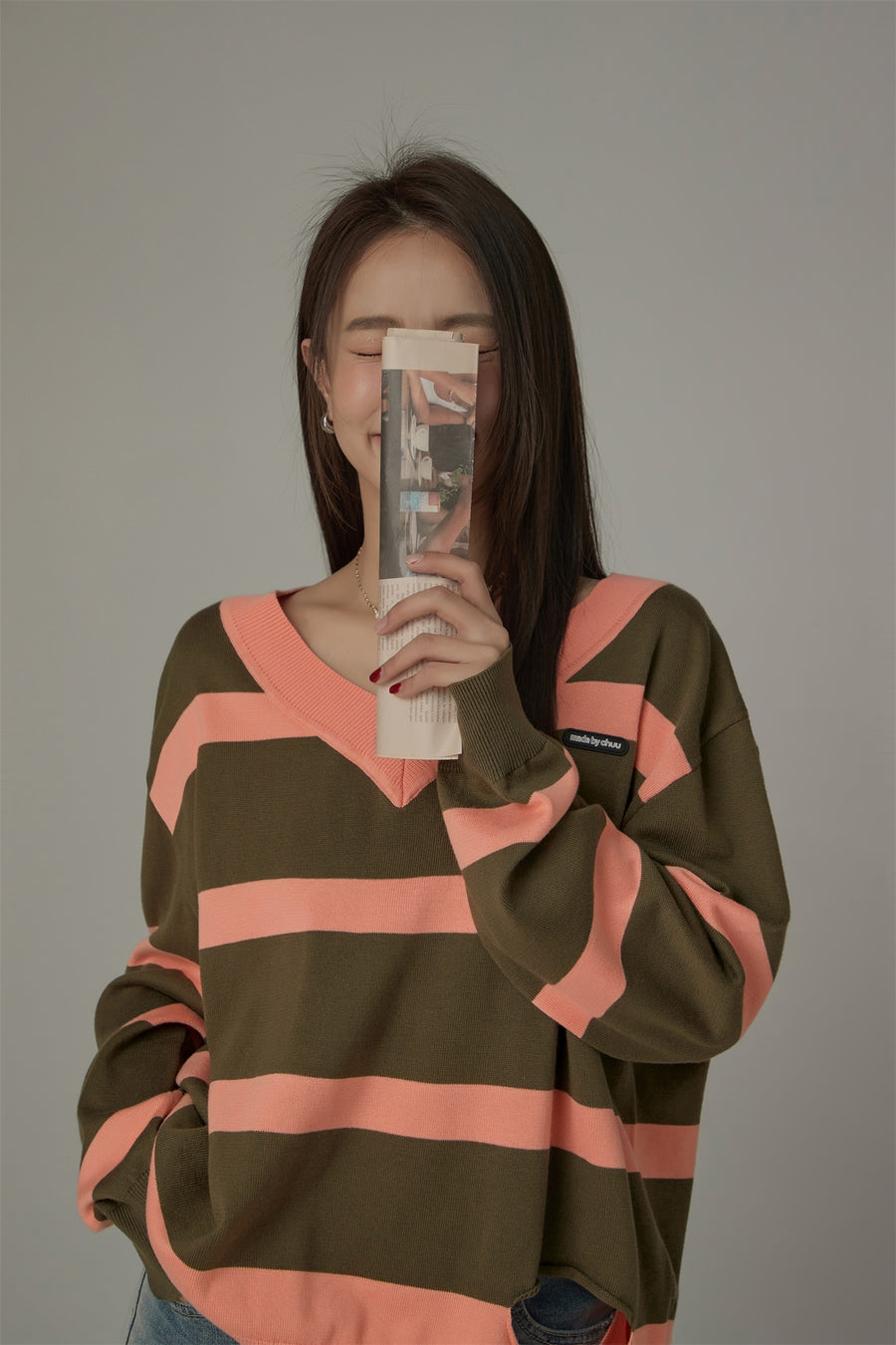 CHUU Color Matching V-Neck Striped Knit Sweater
