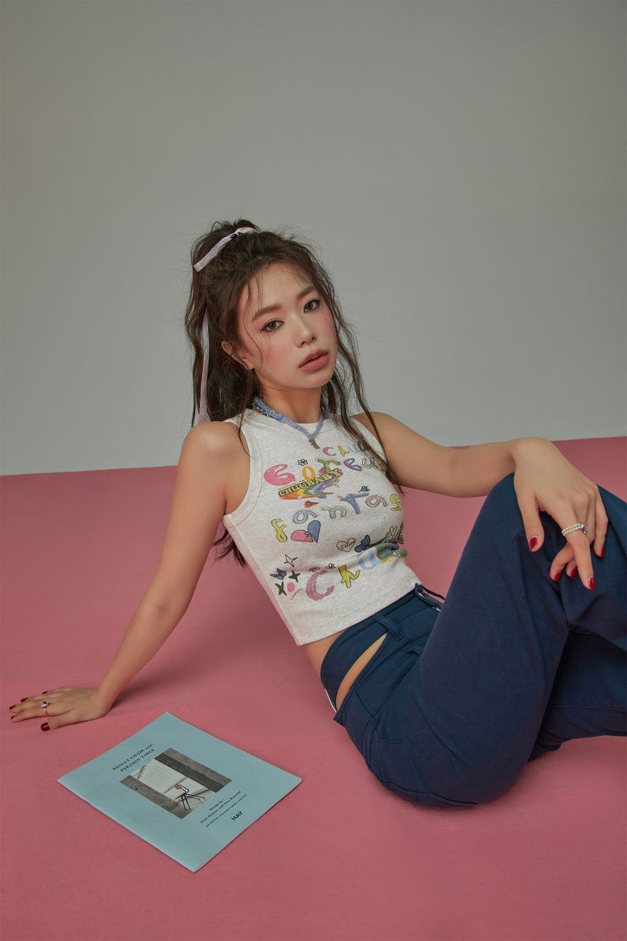 CHUU Circus Printed Sleeveless Crop Top