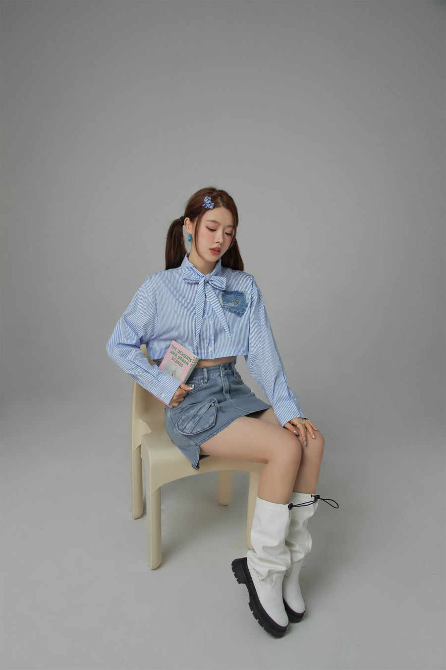 CHUU Heart Denim Pocket Stripe Crop Shirt