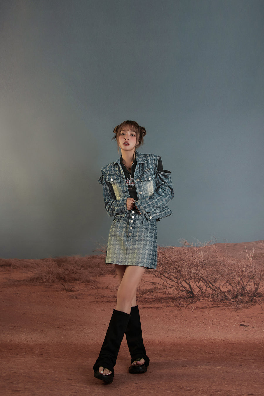 CHUU Gradient Argyle Denim Skirt