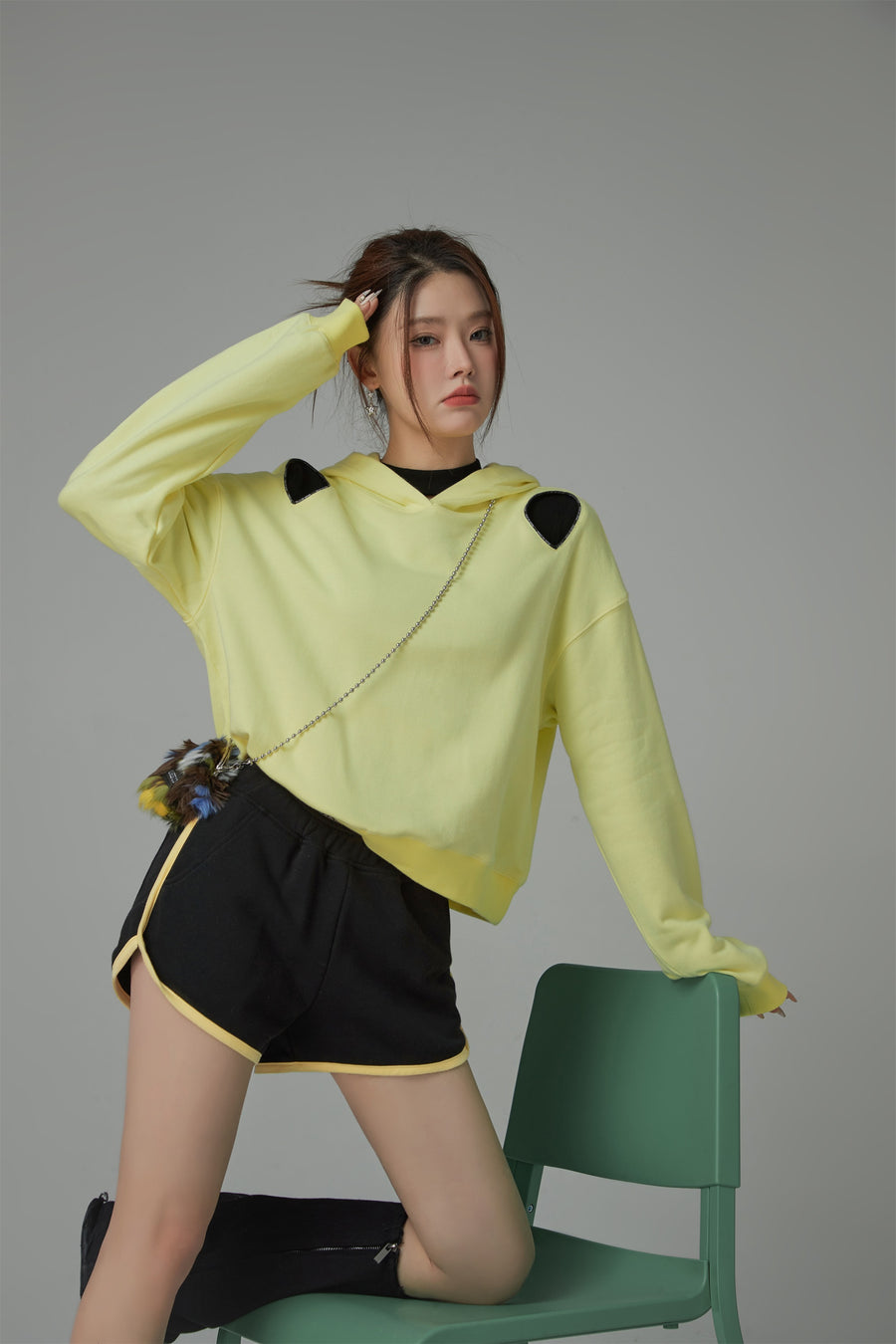 CHUU Line Color Shorts