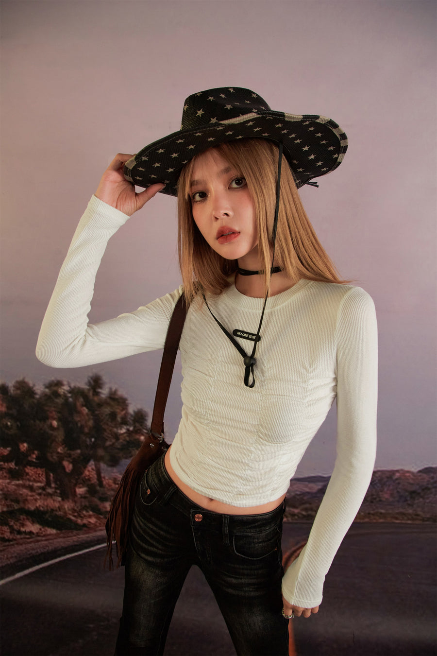 CHUU Simple Ruched Slim Long Sleeve T-Shirt