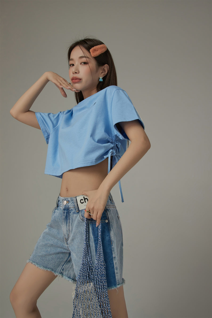 CHUU Side String Chuu Printed Design Cropped T-Shirt