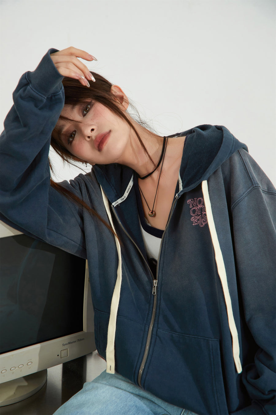 CHUU Noe Logo Daily Loose Fit Zip-Up Hoodie