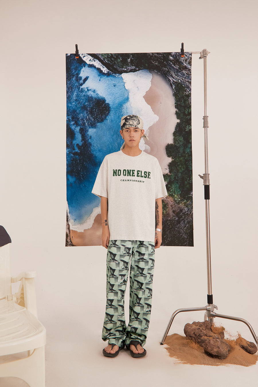 CHUU Cowboy Photo Print Straight Pants