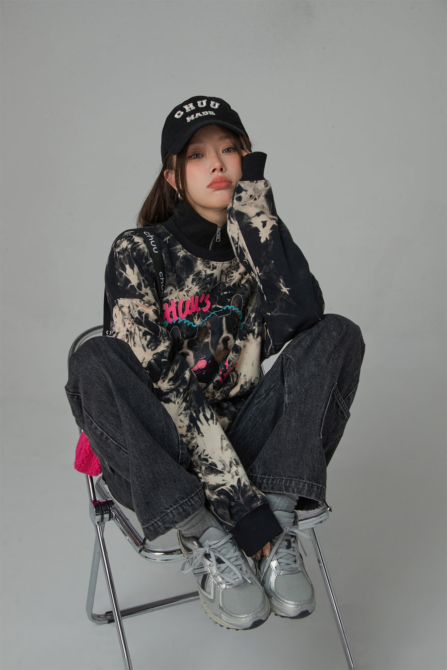 CHUU Puppy Love High Neck Tie-Dye Sweatshirt