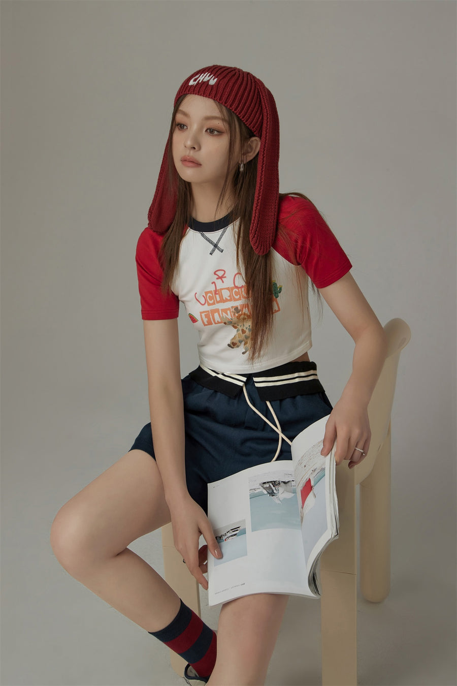 CHUU Chuu Circus Contrast Raglan Cropped T-Shirt