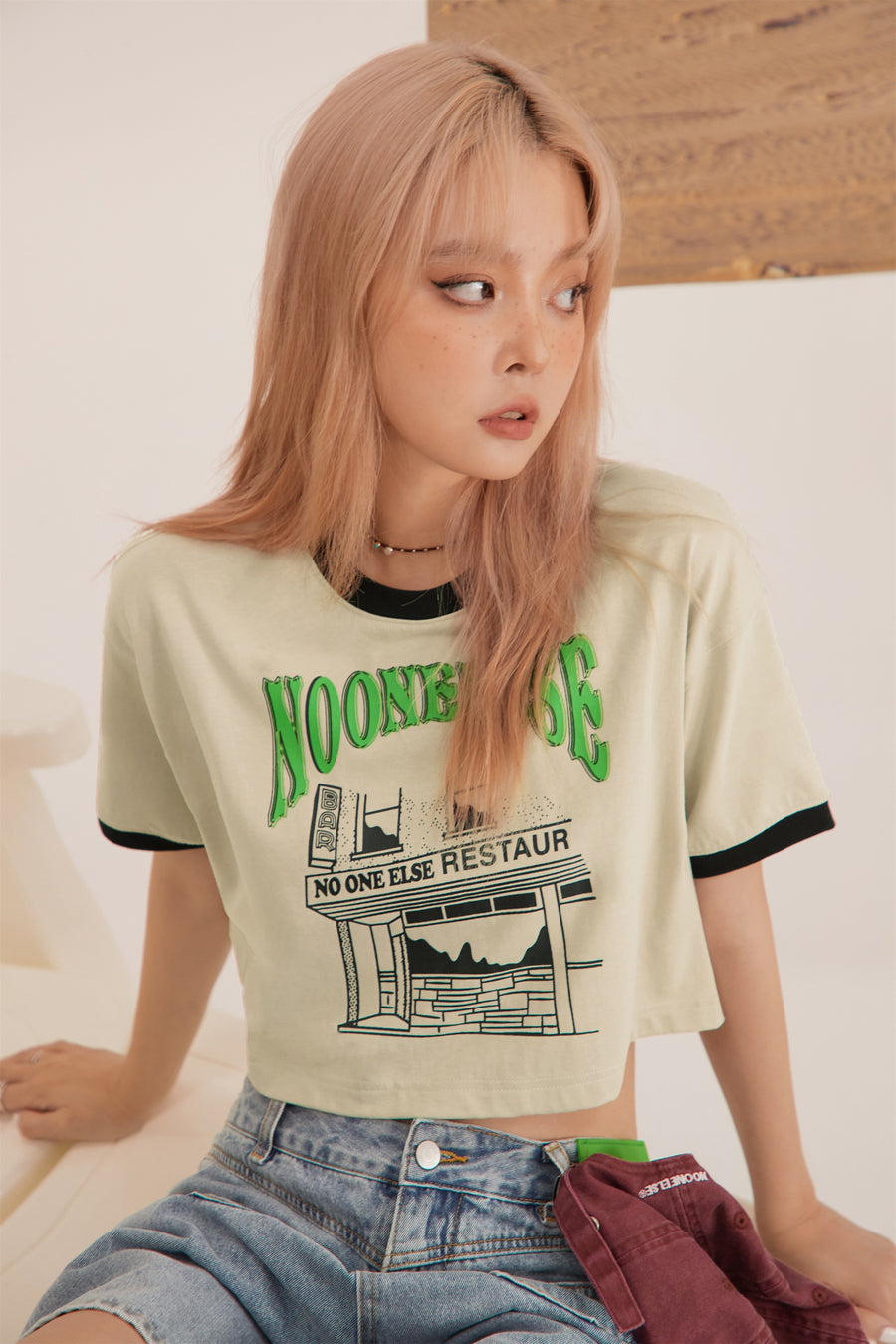 CHUU Vintage Round Neck Crop Top