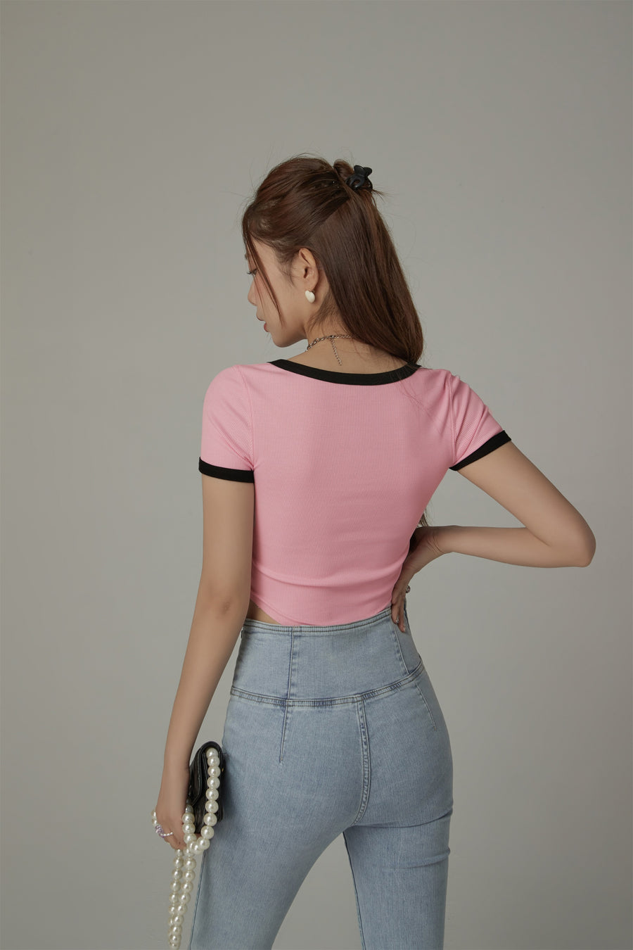 CHUU Big U-Neck Cropped T-Shirt