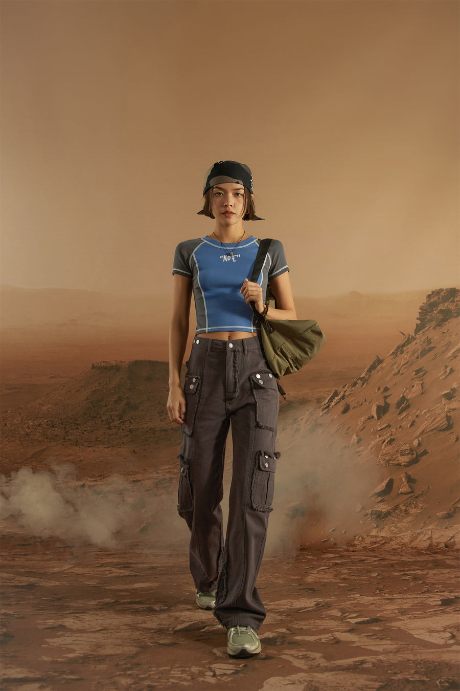 CHUU Raw Edge Wide Cargo Pants